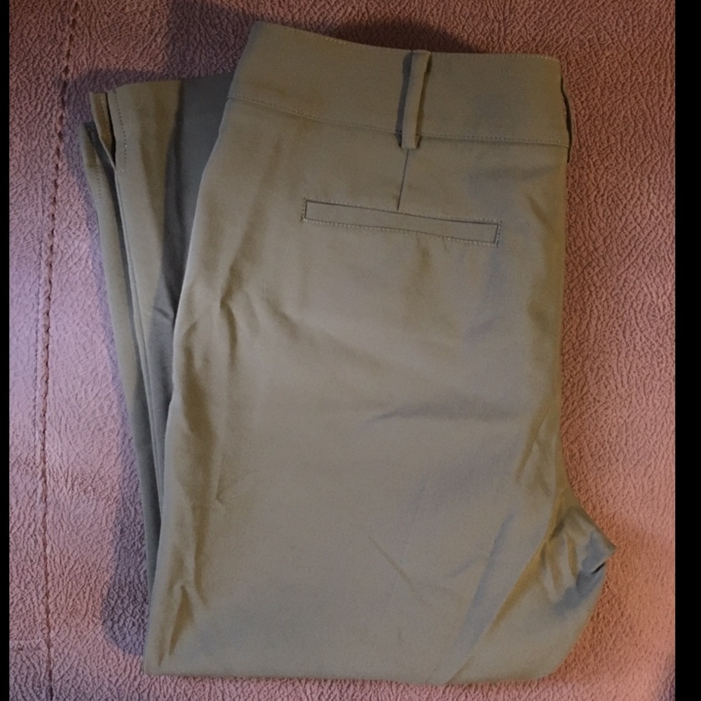 New York and Company Light Olive Ankle Pant